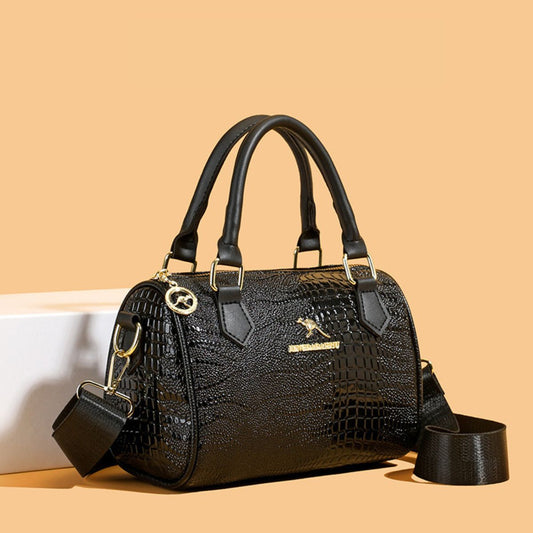 👜Czarna torba ze skóry tłoczonej imitacją krokodyla z szerokim paskiem na ramię